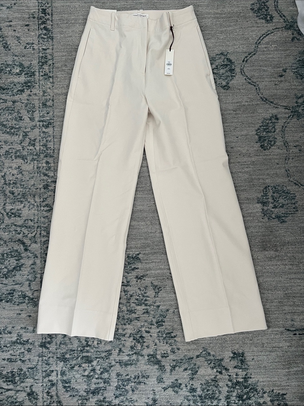 Banana Republic Petite Modern Straight Fit Pants in Cream